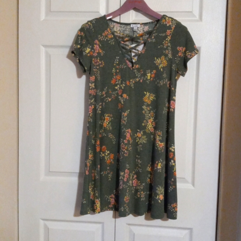 NWT!!! FLORAL DRESS